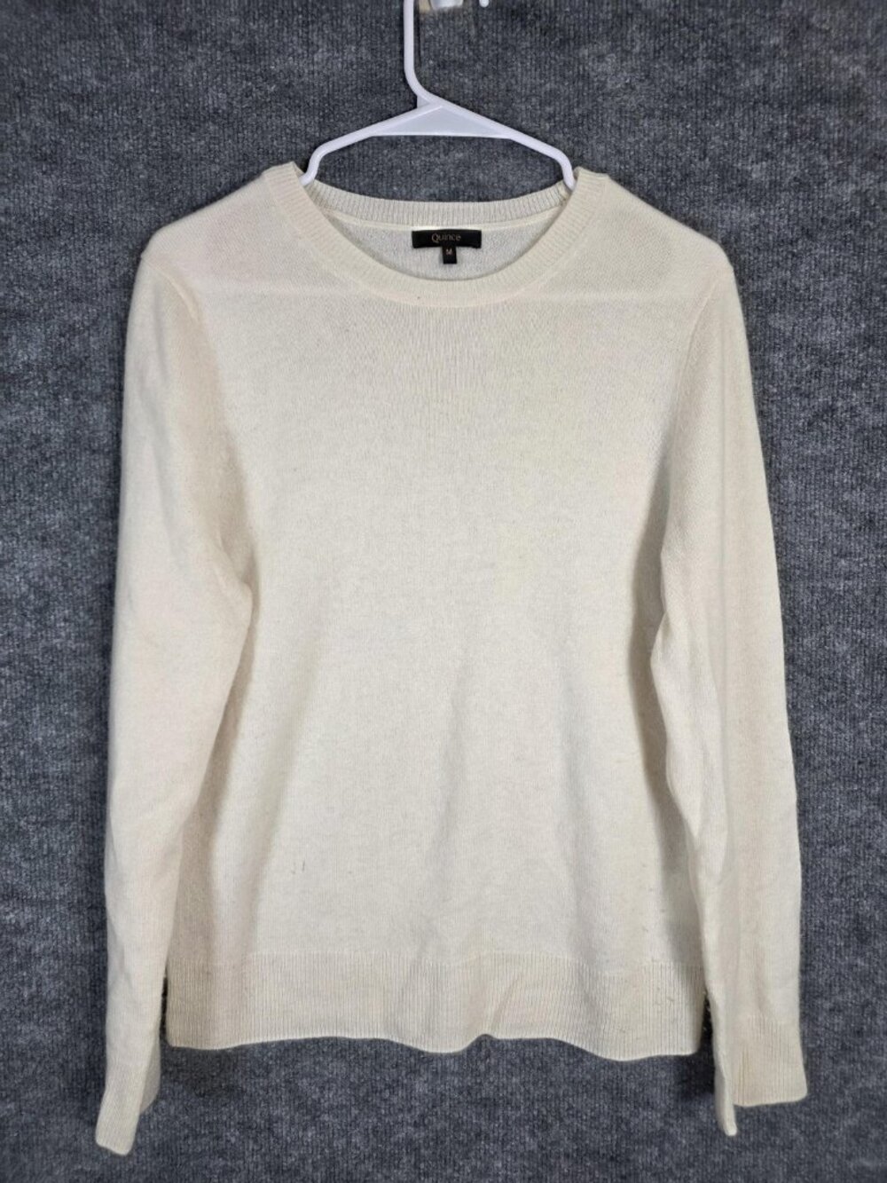 Quince Sweater Womens Medium 100% Cashmere Crewneck Pullover Stains Pilling
